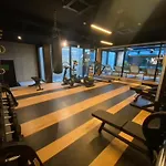Vistula Avenue Apartment Free Parking, Swimming Pool, Sauna & Gym