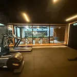 Vistula Avenue Apartment Free Parking, Swimming Pool, Sauna & Gym